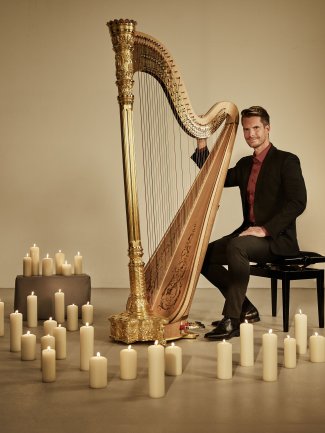 Harp christmas shop